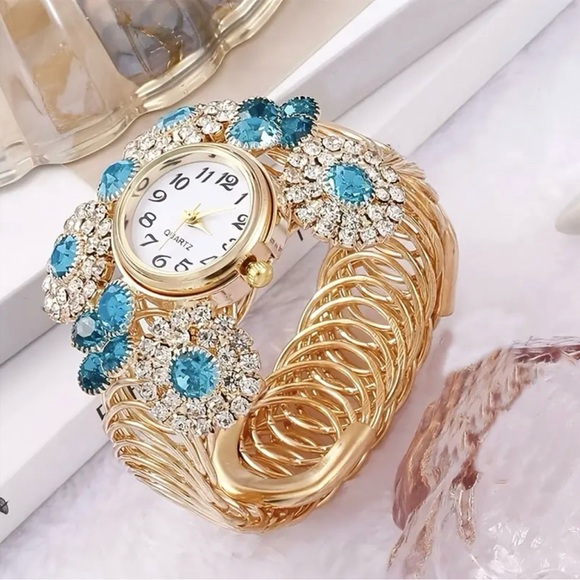 Luxury Ladies Rhinestone Boho Alloy Bracelet Watch - Picture 4 of 4